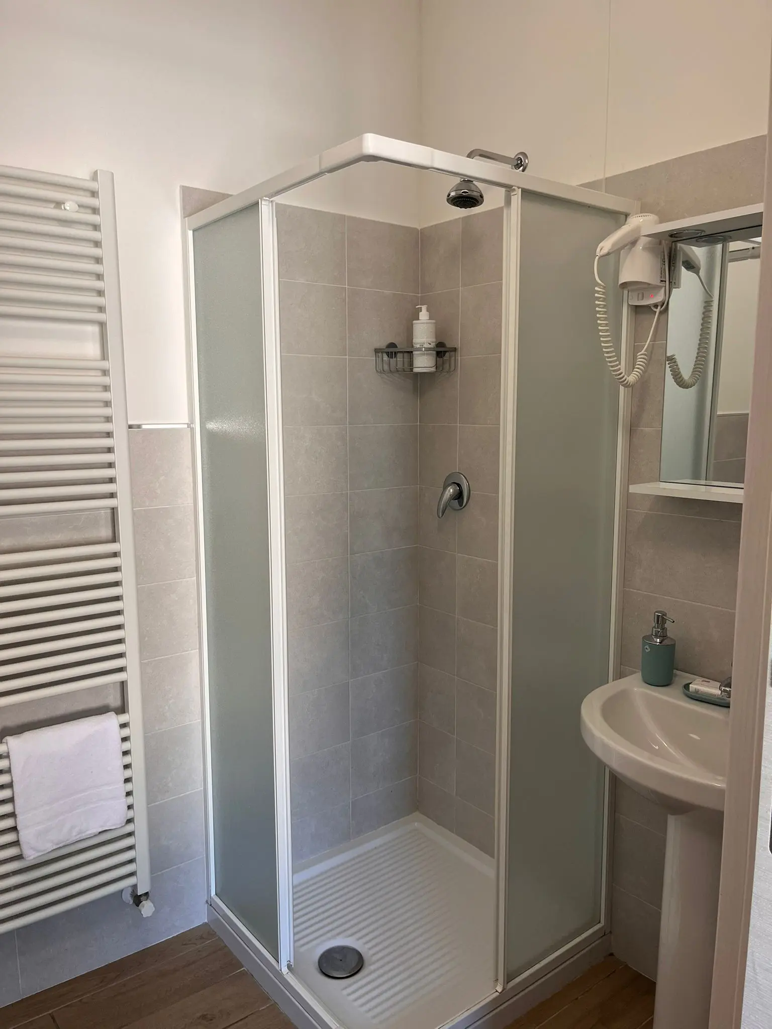 bagno camera 103